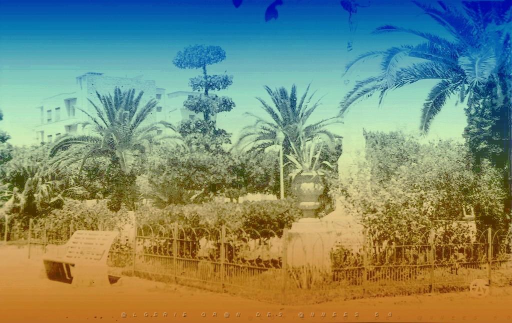 RELIZANE 530  JARDINS DE LA POSTE .jpg